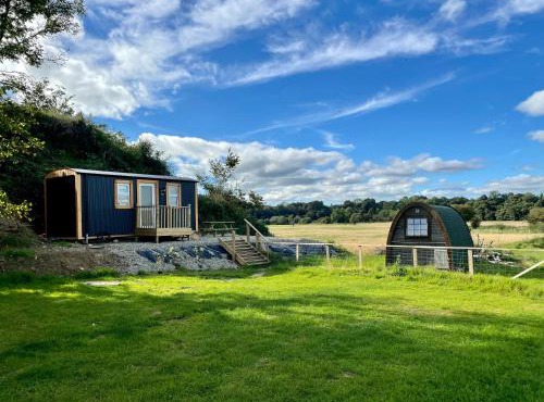 1 Bed Shepherds Hut-Sleeps 2-Pets-Parking-Mtn View