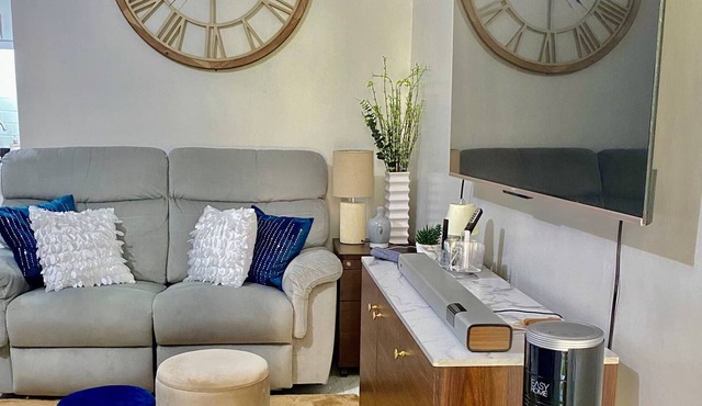 1 Bedroom with Free Parking