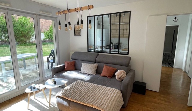 1 Bedroom Apartment in La Garenne-Colombes