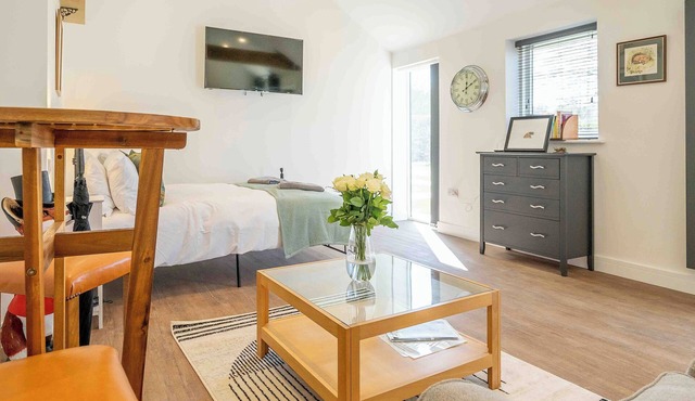 1 bedroom accommodation in Baston, near Stamford