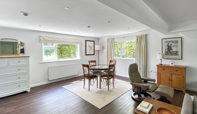 1 bedroom accommodation in Horsham, near Brighton