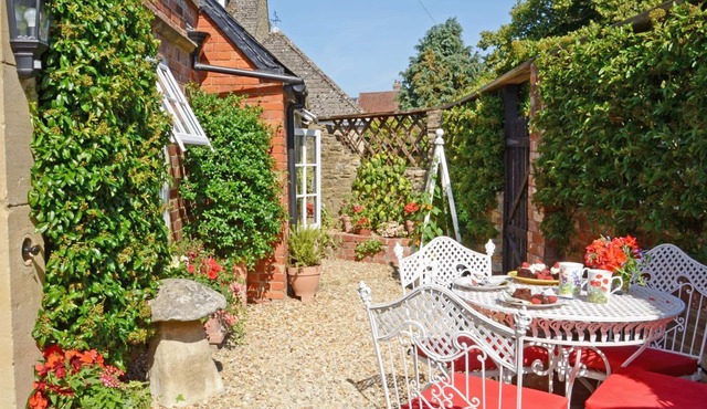 1 bedroom accommodation in Steeple Ashton, near Trowbridge
