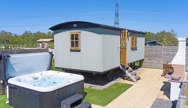 1 bedroom accommodation in Landford, Nr Salisbury