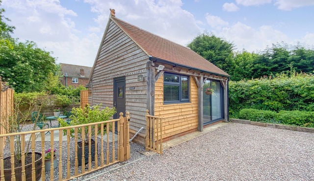 1 bedroom accommodation in Mersham, near Ashford