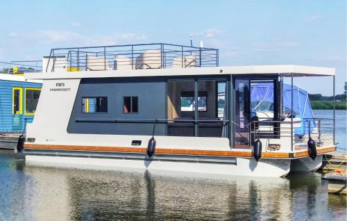 1 Bedroom Beach Front Ship In Havelsee Ot Kützkow