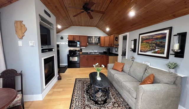 1-bedroom CHARMING house - 2beds - in delightful Hanover with WiFi, AC