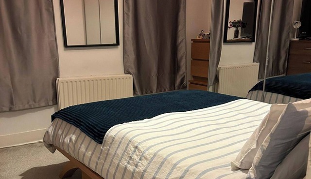 1 Bedroom House - Free Parking, Wifi