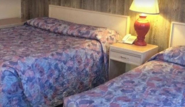 1 Bedroom Kitchenette, Hardwired Internet, free parking, WiFi