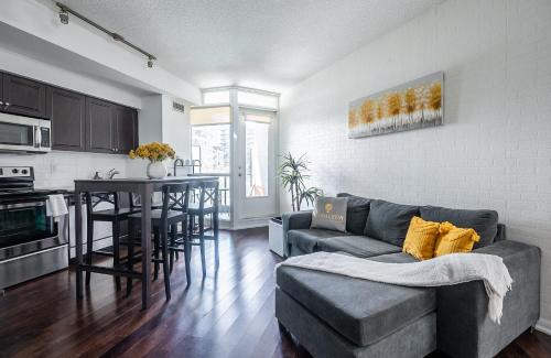 1 Bedroom plus Den Condo Garden View Fort York Downtown Toronto