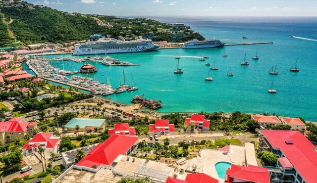 1 Bedroom, Sleeps 4, at Bluebeards Castle Pirates Pension Resort, St Thomas!