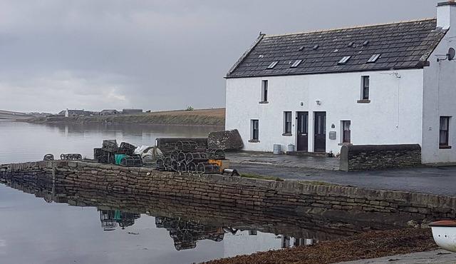 1 Bedroom Waterside Cottage in St Margarets Hope Orkney Sleeps 2