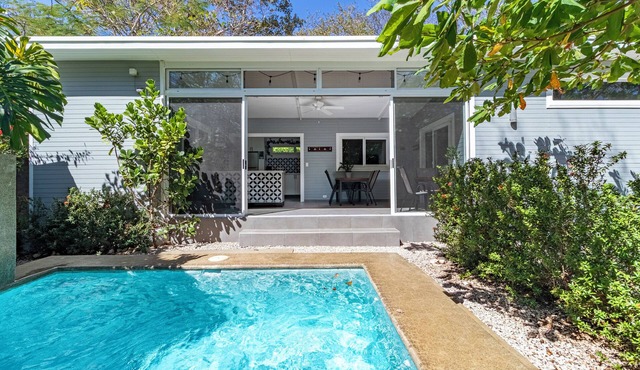 1 Block From Surf - Charming Beach House w/Pool - Avellanas