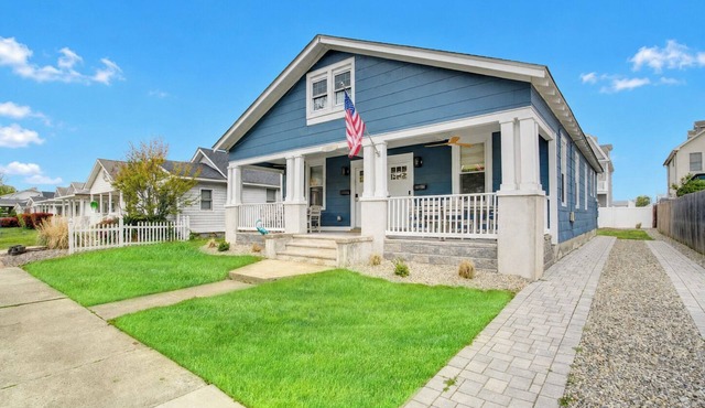 1 Block to Belmar Beach — Right Unit of Duplex, 2BR Bungalow, Pet Friendly