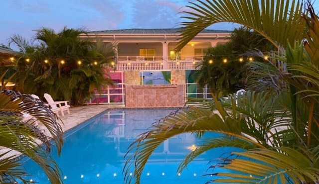 1 BR Apartment at El Flamingo Beach Club