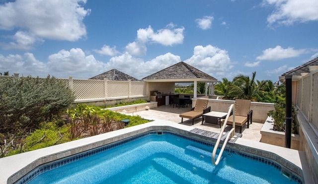 1 br Deluxe Penthouse with pool roof deck-Residences in the park