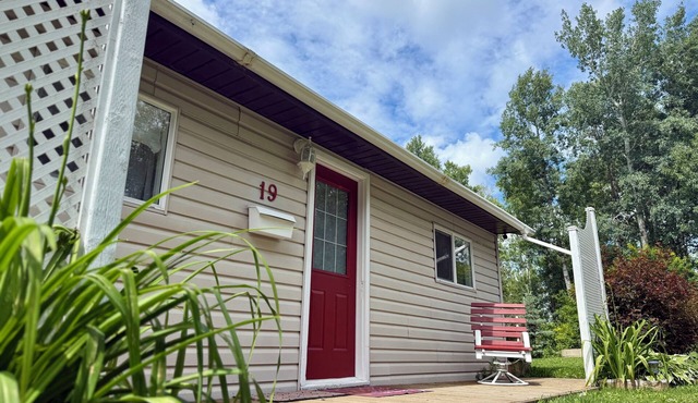1 BR Private Cottage w/Private deck