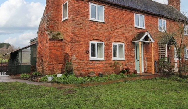 1 Dingle Cottage, Great Witley