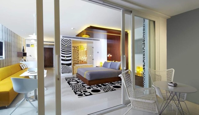 1 Grand Studio With Balcony & free Sunset Cocktail.