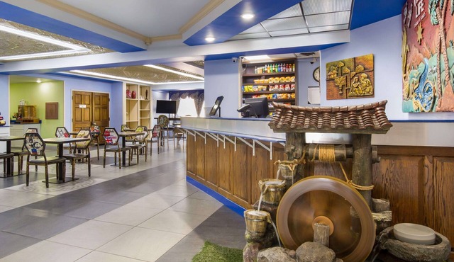 1 Life Studio and Suites