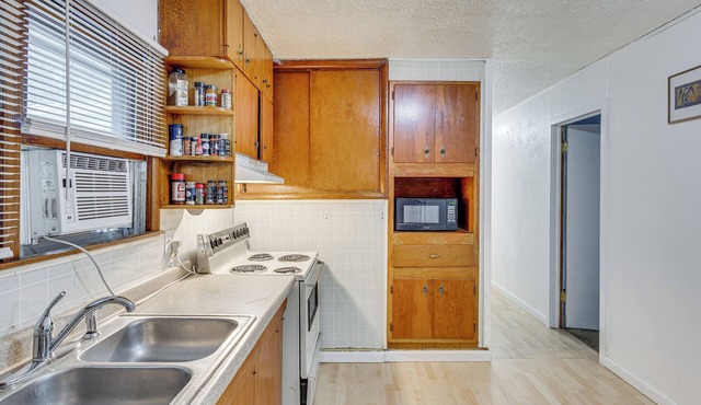 1 Mi to Downtown Bismarck! Residential Duplex