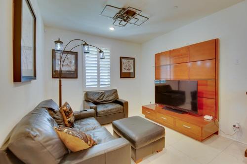 1 Mi to Heritage Lake Park: Duplex w/Patio!