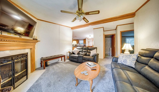 1 Mi to Lake Access: Erie Home w/Private Backyard