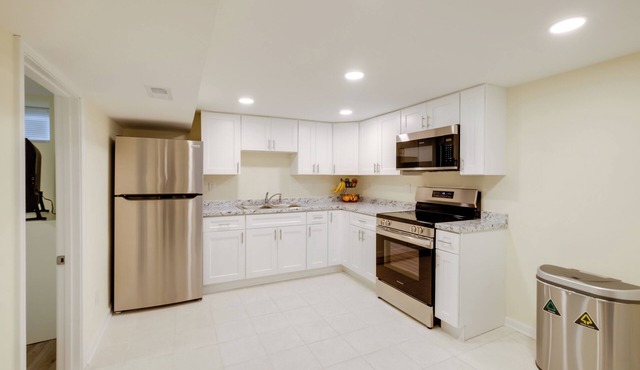 1 Mi to Metro: DC Area Apt w/Fenced Yard!