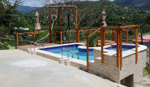 1 Modern A/C apartment with pool. Walking distance from beach, shop & restaurant