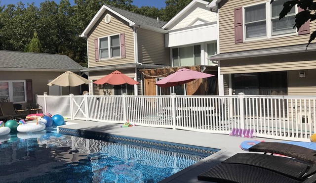 #1 Rated Deluxe Hampton Estate: PICKLEBALL, Tennis, H Pool, 7 BDRM Videos!