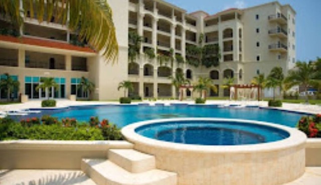 #1 rated Landmark Resort on Cozumel Ocean view, large 3 bdrm suites 5 stars