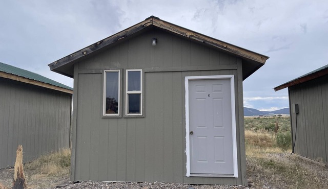 1 room cabin in the heart of Dry Creek Basin.
