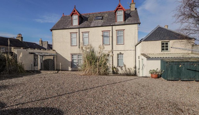 1 Seafield Street