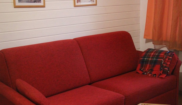 1 Studio Flat walking distance to ski lifts (we have 2 in the same building)