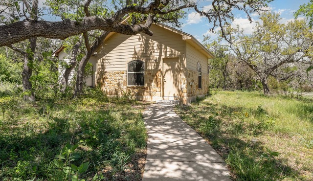 10 Acre Private Nature Preserve in Dripping Springs!