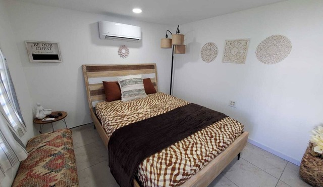 10%Discount week! Apt. with electricity, water, A/C, WIFI near Crashboat Beach