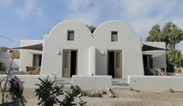 10 meters from the Beach!