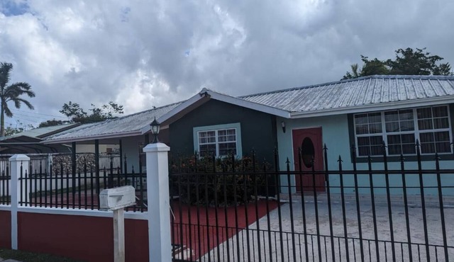 10 min from airport, 3 min from bacob eco park
