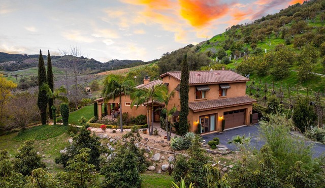 10% Off June - 6Br,Close to Town and Wineries!