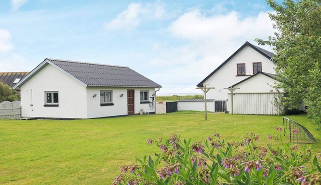 10 person holiday home in Vestervig-By Traum