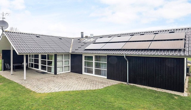 10 person holiday home in Hadsund-By Traum