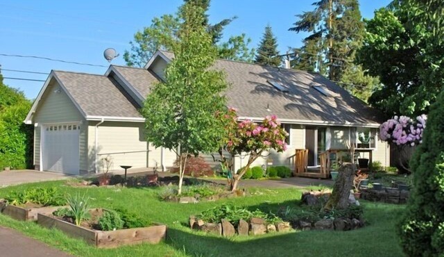 100+ Five Star reviews! Central location! Value! Guest Favorite!