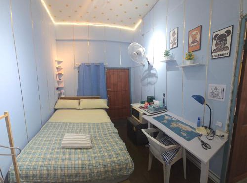 100 Luxury Air Con Studio Apartment with private balcony