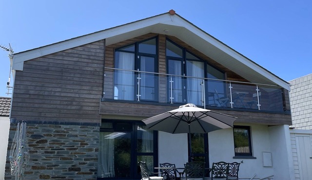 100 steps away from beautiful Harlyn Bay Beach!