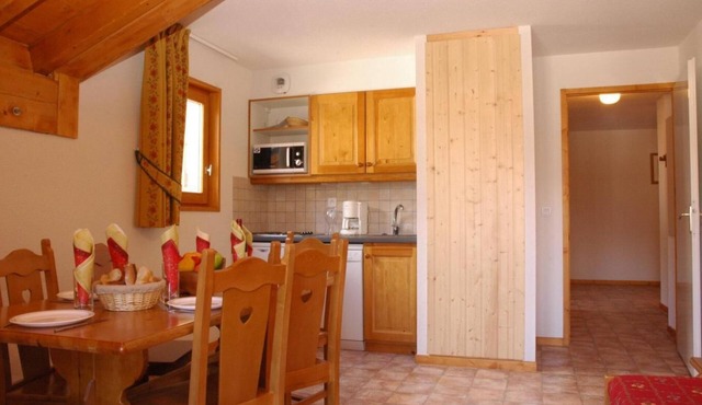 100m from resort center, 1st floor, view mountain, balcony, tv, ski locker, 42m², Val Cenis
