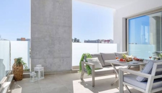 101 Mulberry Court - Spacious with Large Terrace