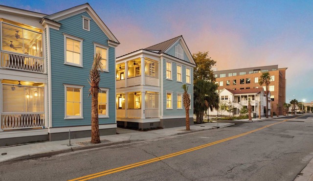 10BR/10BA Downtown Home - Steps to King St