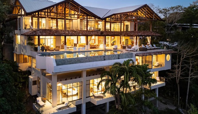 10BR Ocean View Luxury Villa, Walk to Biesanz & Espadilla Beaches, Grand Pool