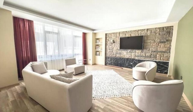 110-Luxury Downtown, Safe, Peaceful