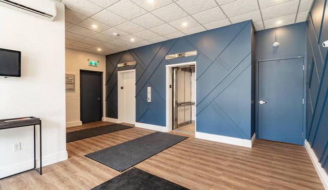 111 Bright & Spacious Suite, Patio
