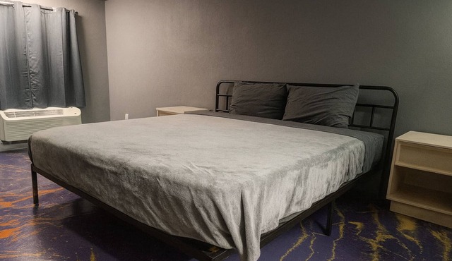 112 Gated 2 Queen Beds Hotel Room
